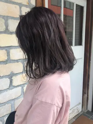 セミロング カラー 横山 莉奈のヘアスタイル