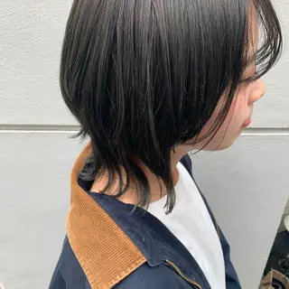 ショート カラー ヘアアレンジ サナ🌱 切りっぱなしボブのヘアスタイル