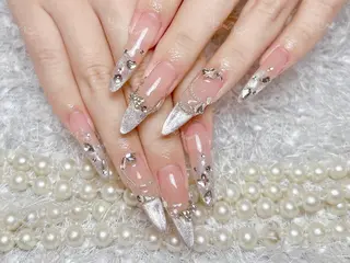 ネイル 🦋 Queenieのネイルデザイン