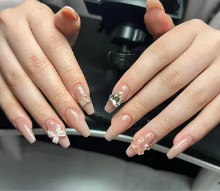 ネイル Tini ANA.CHUOのネイルデザイン