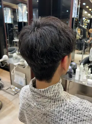 ショート パーマ メンズ 山下 裕己のヘアスタイル