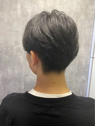 ミディアム ヒロ銀座バーバーショップ東京駅丸の内店所属・對馬 虎太郎のヘアスタイル