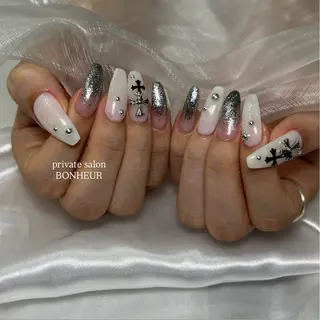 ネイル BONHEUR Annaのネイルデザイン