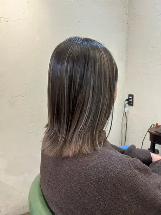 カラー 馬場 瑞穂のヘアスタイル