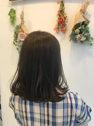 ミディアム 西 めぐみのヘアスタイル