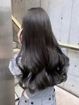 ロング カラー 透明感Color🩶 髪質改善 ユウナ🦋のヘアスタイル