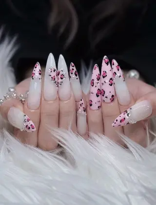 ネイル ENsalon AKIRAのネイルデザイン