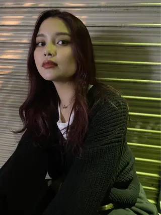 ロング エクステ ハイトーン 💭黒崎ハルカのヘアスタイル