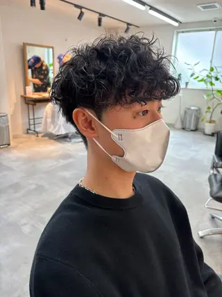 パーマ メンズ フェザーパーマ/韓国 /メンズカット/保立のヘアスタイル