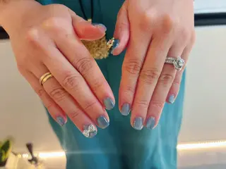 ネイル Trinity ネイリストスタッフのネイルデザイン