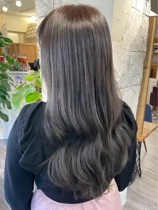ロング カラー 西尾 成美のヘアスタイル