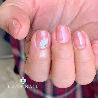 ネイル アトリエ　ミモザ所属・いまむら あかりのネイルデザイン