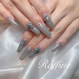 ネイル RAFFINE haru🦋🩵のネイルデザイン