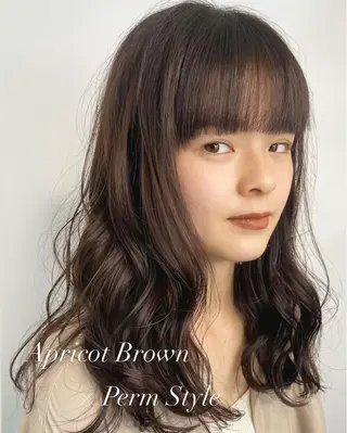 ロング カラー パーマ LANVERY所属・うる艶ヘア💐 艶ハイトーン💐彩夏のヘアスタイル