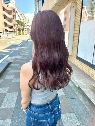 ロング W所属・小林 朋花のヘアスタイル
