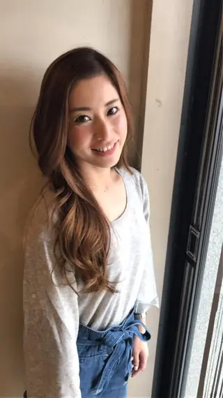 ロング Euphoria 【ユーフォリア】のヘアスタイル