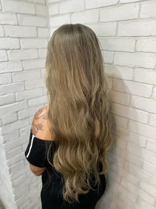 ロング カラー ヨシダ フミノリのヘアスタイル