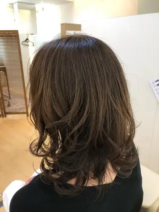 ミディアム 山岡 徹也のヘアスタイル
