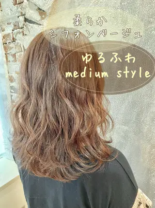 ミディアム 工藤 沙羅のヘアスタイル