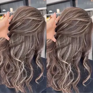 ロング カラー 表参道/ハイライト バレイヤージュのヘアスタイル