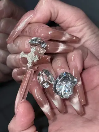 ネイル NES NAIL所属・さゆり￤推しキャラ ￤ロングネイル🩷のネイルデザイン