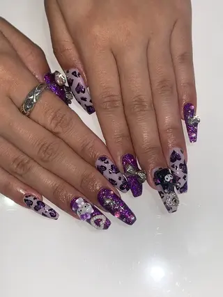 ネイル NES NAIL所属・さゆり￤推しキャラ ￤ロングネイル🩷のネイルデザイン