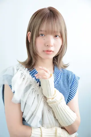 ミディアム 中嶋 夏美のヘアスタイル