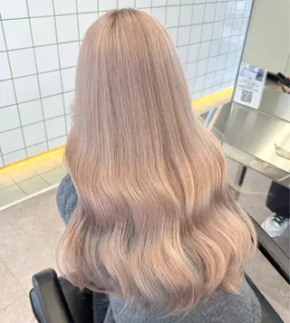 ロング カラー ヘアアレンジ ブリーチカラー💫 Miku🫶🏻のヘアスタイル