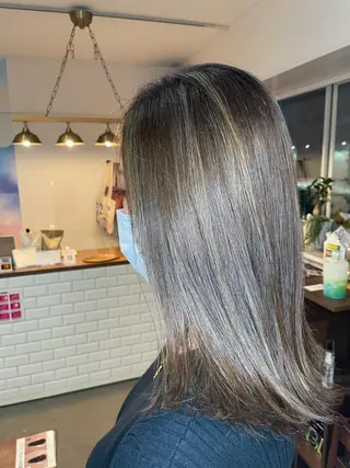 ミディアム カラー レイヤーカット匠 イソザキノリユキのヘアスタイル