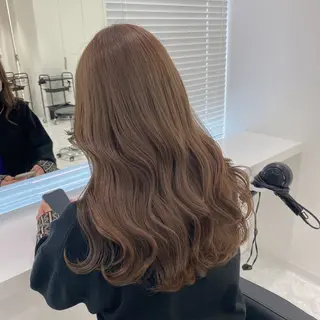 ロング 名古屋ムラ修正 ハイトーンのヘアスタイル