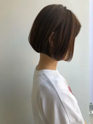 ミディアム カラー THE DAY所属・AKI HASHIMOTOのヘアスタイル
