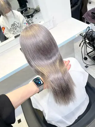 セミロング カラー 🩵ハイトーン 美咲🩵のヘアスタイル