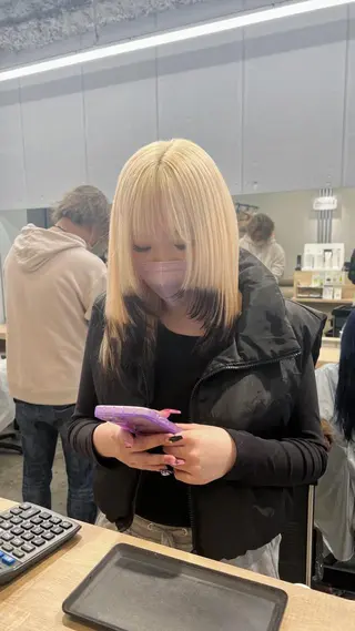 ロング カラー SALOWIN柏Suite所属・ブリーチ毛の縮毛矯正 ハイトーン/岡本智樹のヘアスタイル