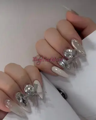 ネイル Oomiya 服部のネイルデザイン