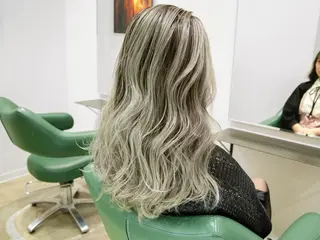 ロング カラー Re:ta Hair 飯田淳平のヘアスタイル