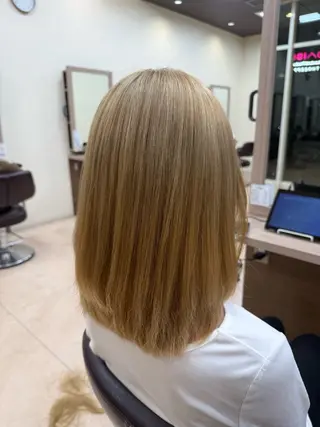 ミディアム 茅根 紗加のヘアスタイル
