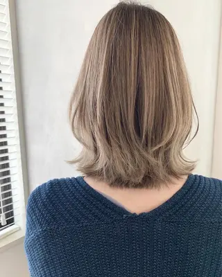 ミディアム Pēji所属・松村 総のヘアスタイル