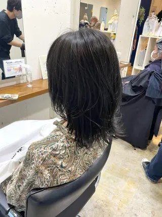 ミディアム カラー MIOベージュカラー 柔らかいカラーのヘアスタイル