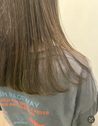 セミロング CURRO HAIR所属・杉屋 和花菜のヘアスタイル