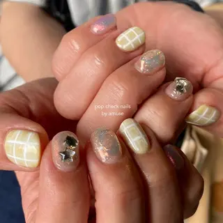 ショート amuse 手書きニュアンスのネイルデザイン