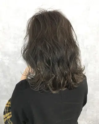 ミディアム カラー ヘアアレンジ レイヤーカット BLend 渋谷のヘアスタイル