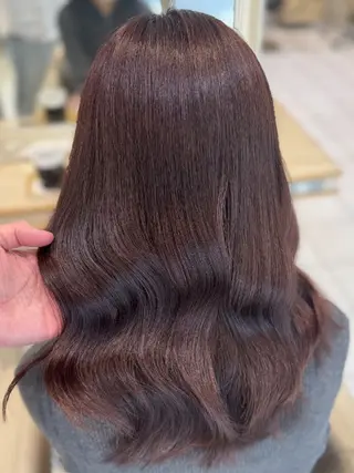 セミロング 🖤デザインカラー ︎🤍ERINAのヘアスタイル