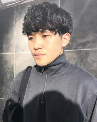 パーマ ヘアアレンジ メンズ ainico+所属・メンズ特化✂️栗原 侑也のヘアスタイル