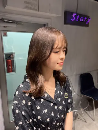 セミロング カラー NANAMI🩵 大人可愛い韓国ヘアのヘアスタイル