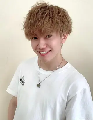 ショート メンズ くすみミルクティー／ ブラウン🪡TOWAのヘアスタイル