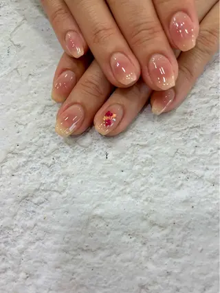 ネイル 安藤 彩乃のネイルデザイン