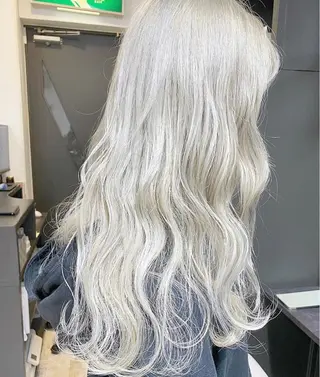 セミロング カラー GiseL アンリのヘアスタイル