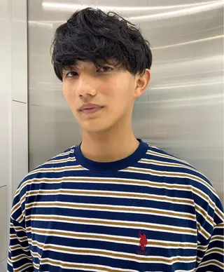 ショート パーマ メンズ オチ ハナのヘアスタイル