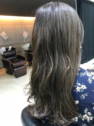 ロング カラー Adachi Fujikoのヘアスタイル
