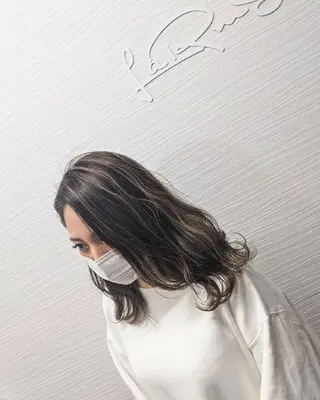 セミロング カラー LaRmE 代表　HoHaRa.のヘアスタイル